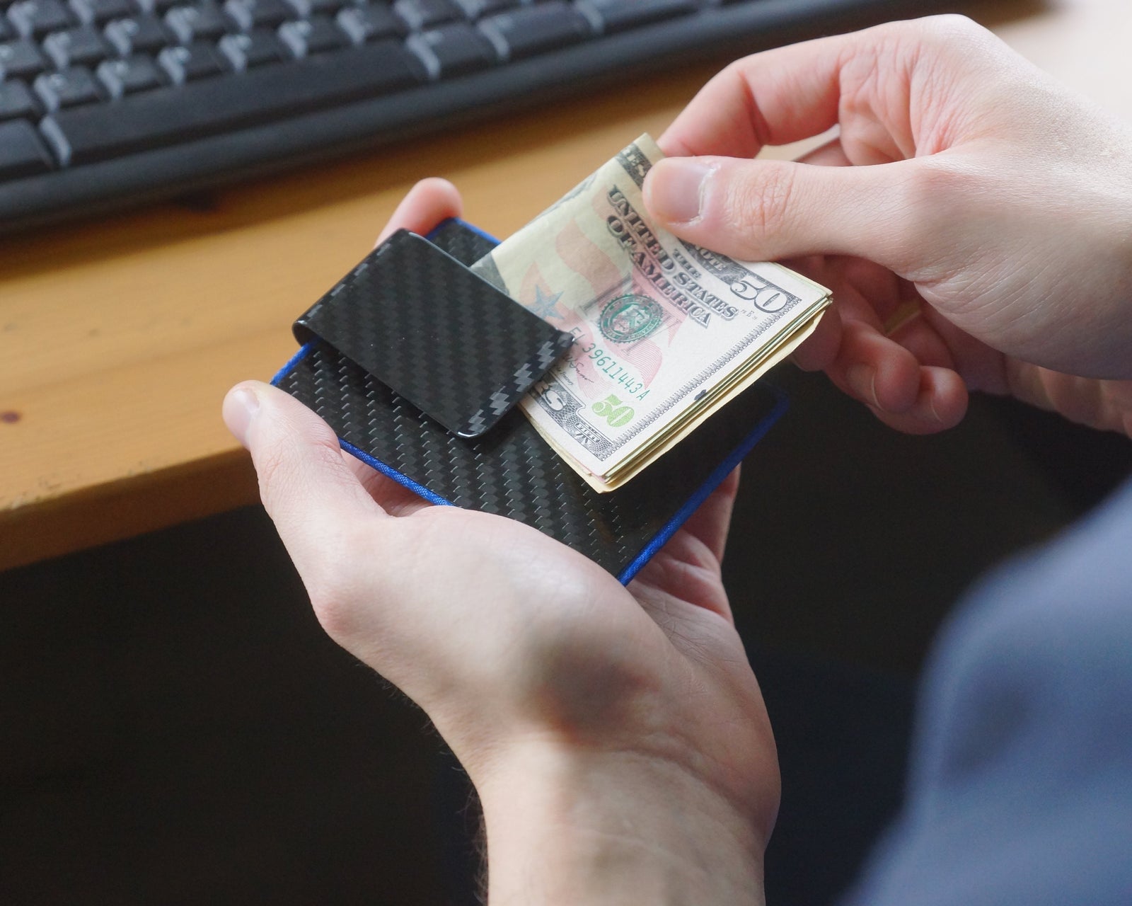 Carbon Fiber Money Clip Wallet | Common FIbers Blue / TWILL Carbon Fiber Money Clip Wallet | Common FIbers Blue / TWILL