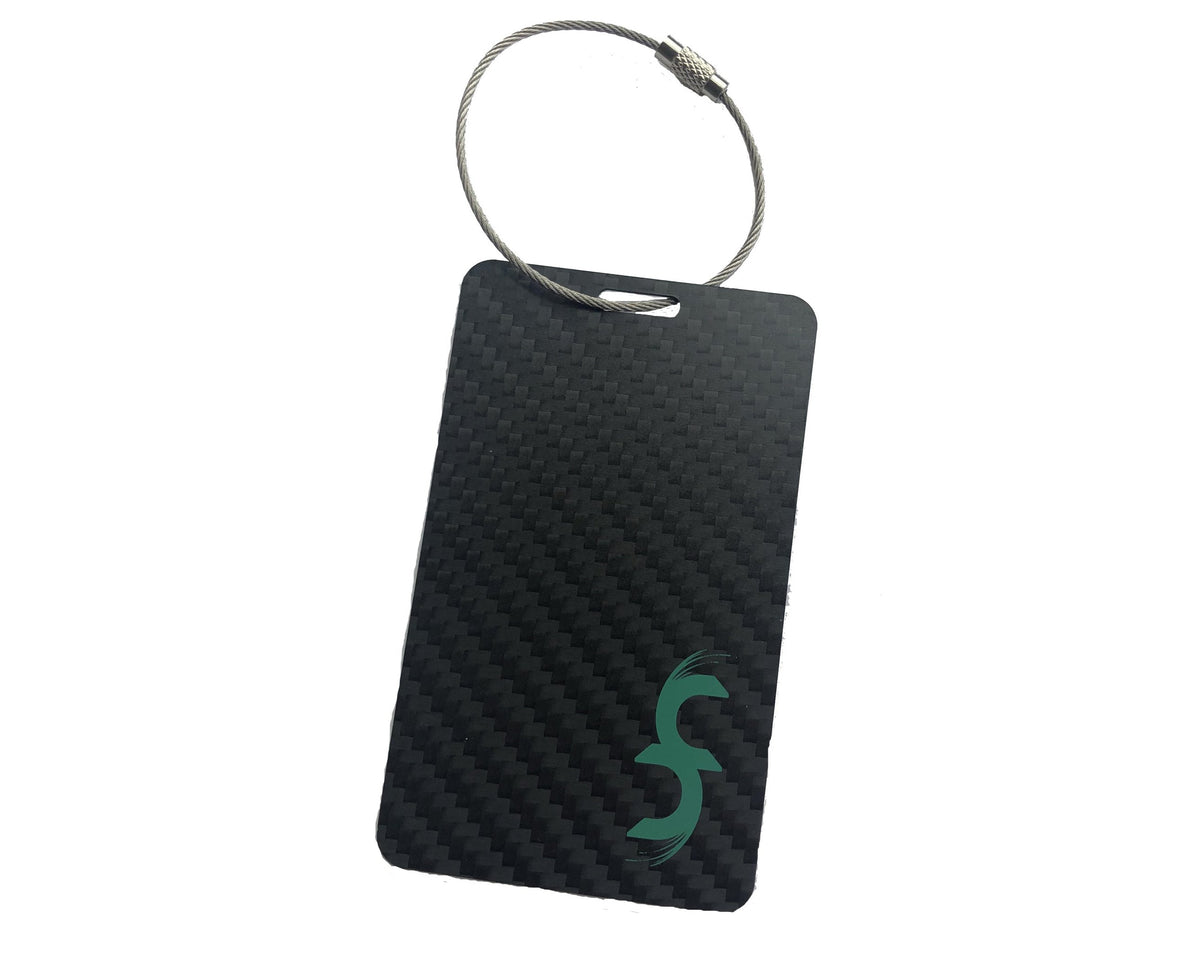 Carbon fiber luggage tag with common fibers logo